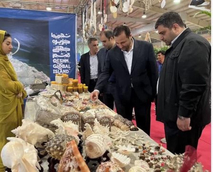 برگزاری نمایشگاه تولیدات صنایع دستی جزیره قشم در برج آزادی تهران / کارگروه برگزاری نمایشگاه های تخصصی در قشم تشکیل می شود