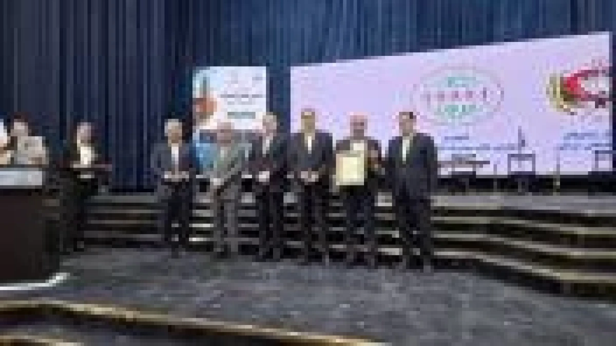 شرکت تعاونی مصرف کارکنان گمرک ایران به عنوان تعاونی برتر ملی انتخاب شد