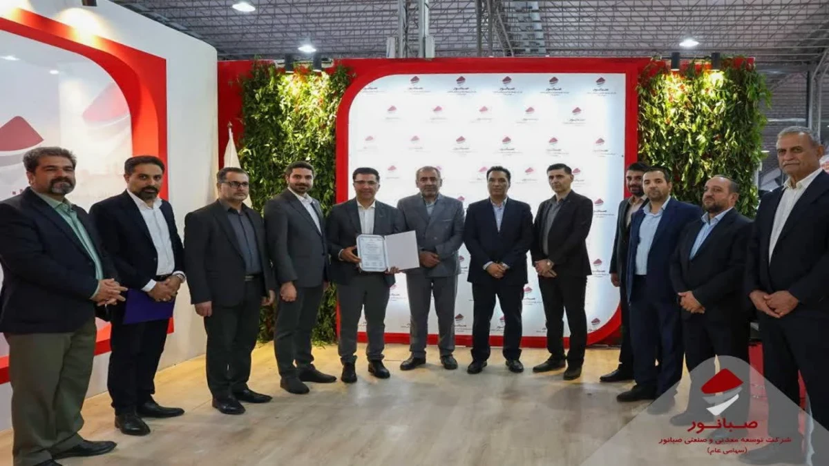 بازدید استاندار همدان و مدیران ارشد صنعتی از غرفه شرکت صبانور